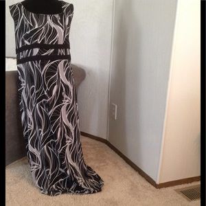 AVENUE Dresses - Black, Grey, & White Maxi AVENUE Dresses - Black, Grey, & White Maxi