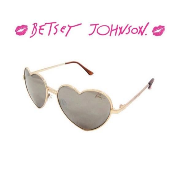 Accessories - Betsey Johnson Womens Heart Metal Sunglasses NEW