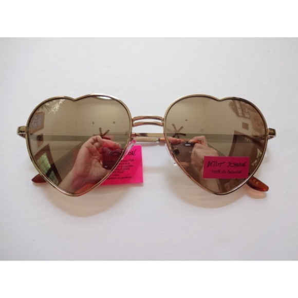 Betsey Johnson Womens Heart Metal Sunglasses NEW - Picture 3 of 7