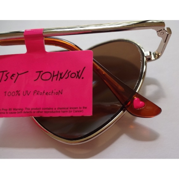 Betsey Johnson Womens Heart Metal Sunglasses NEW - Picture 6 of 7