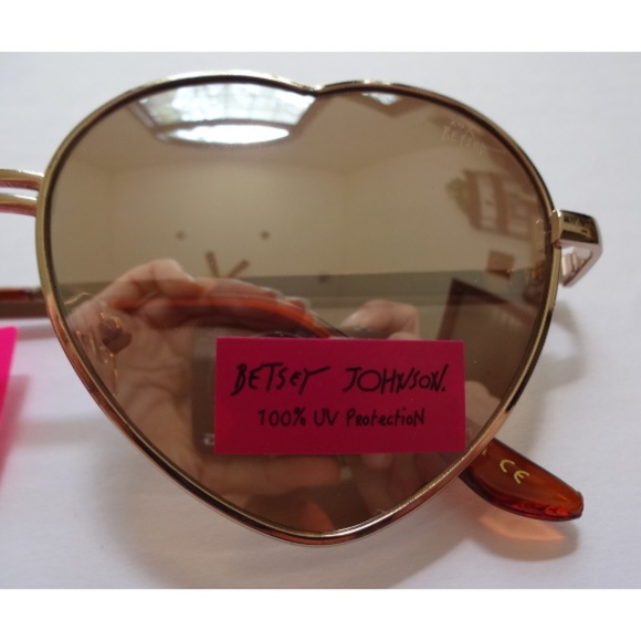 Betsey Johnson Womens Heart Metal Sunglasses NEW - Picture 5 of 7