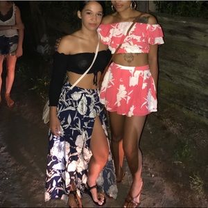 Coral colored floral set