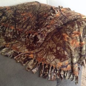 HANDMADE Other - 'OZARK' Hand knotted Throw. NWOT HANDMADE Other - 'OZARK' Hand knotted Throw. NWOT