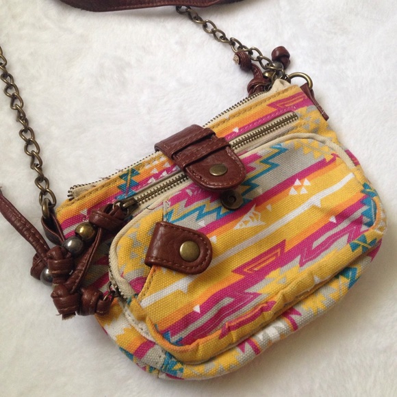 Crossbody bag with Aztec pattern - Picture 2 of 6