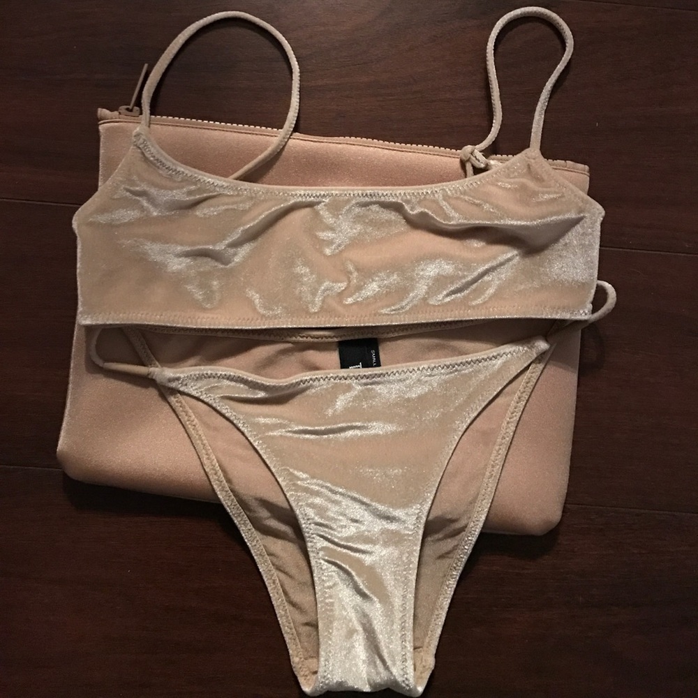 NWOT Triangl Raine Suit