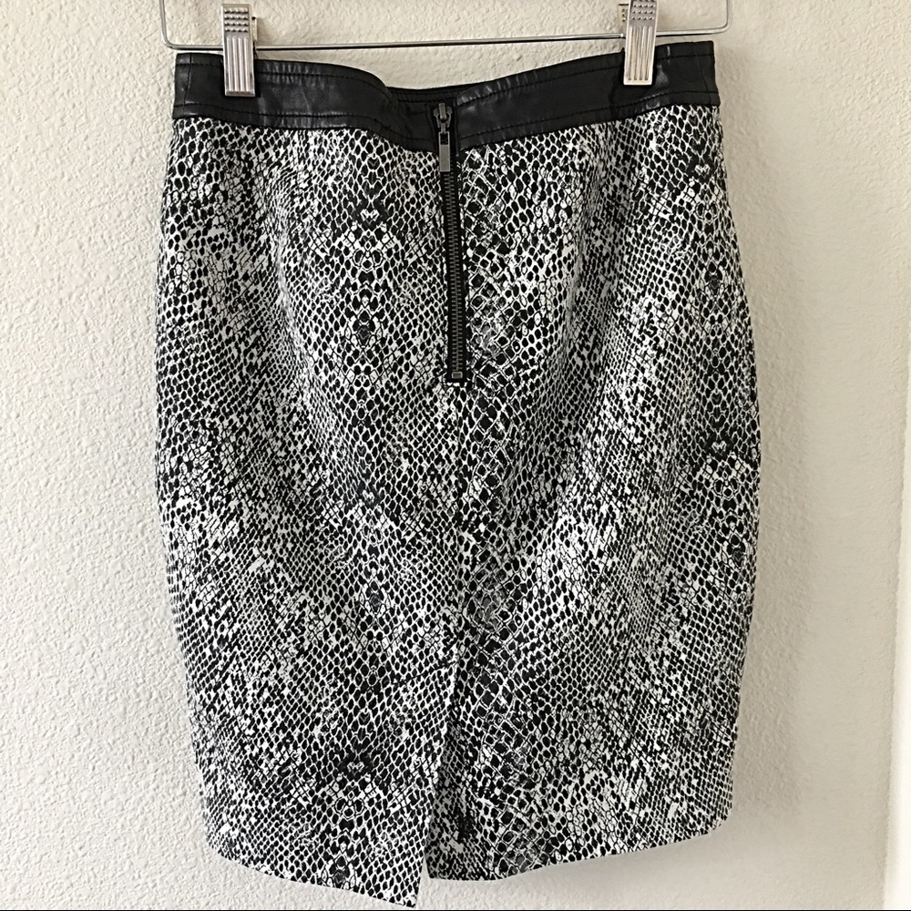 GUESS Snake-Print Jacquard Pencil Skirt