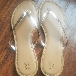 New York and Co flip flops