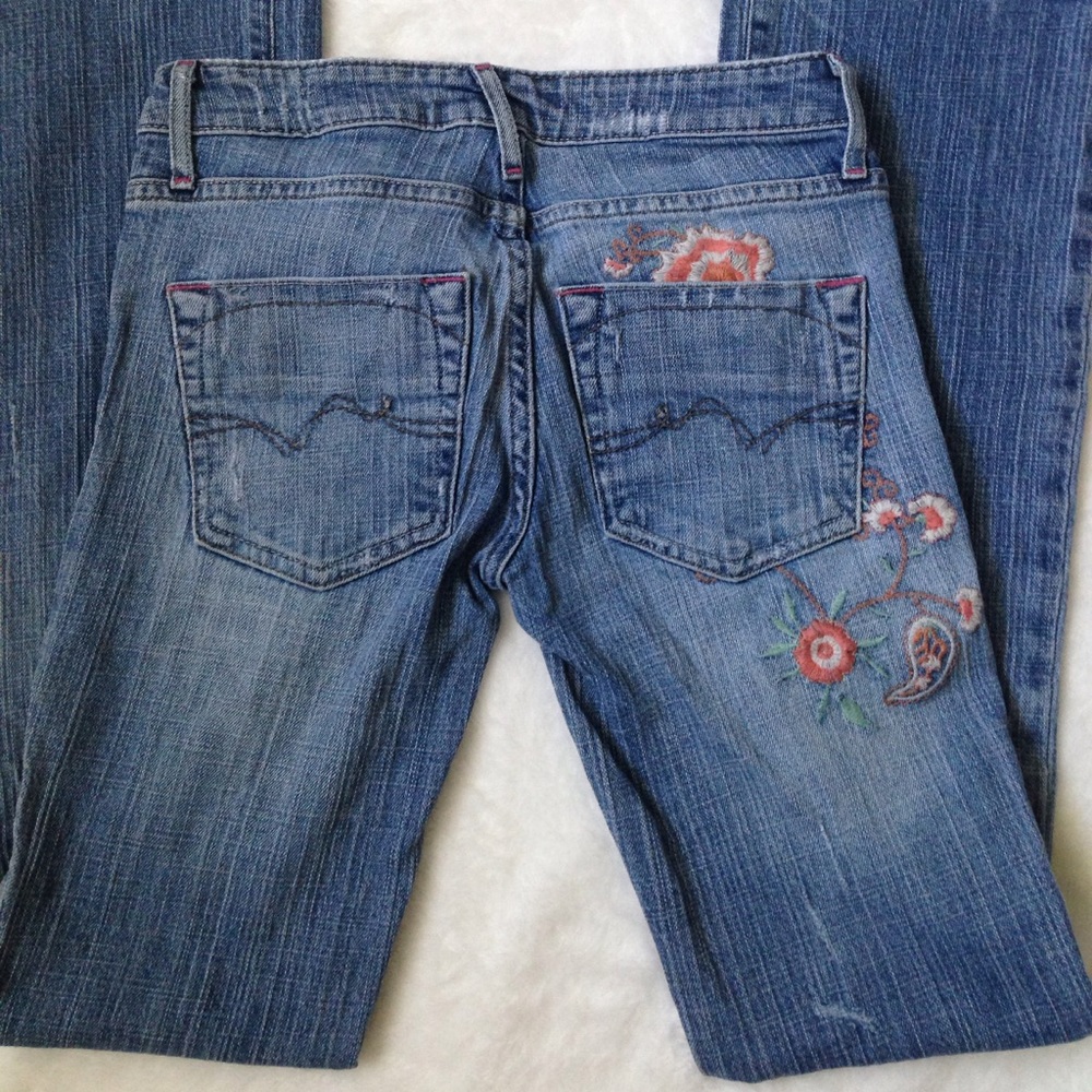 L.e.i. Jeans with floral back pocket size 0