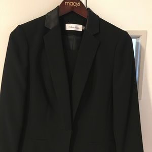 Calvin Klein size 6 pant suit black