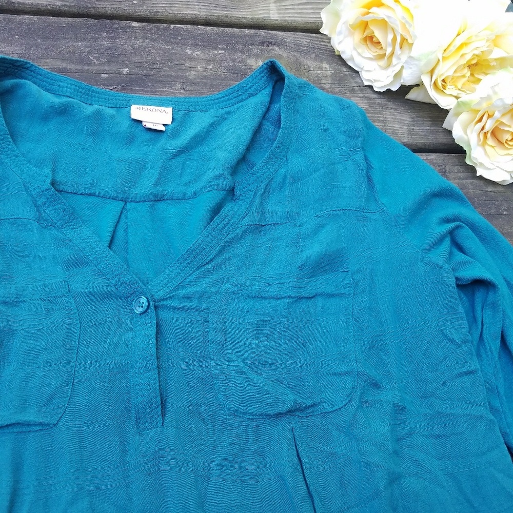 $Merona rolled sleeve button pocket top $