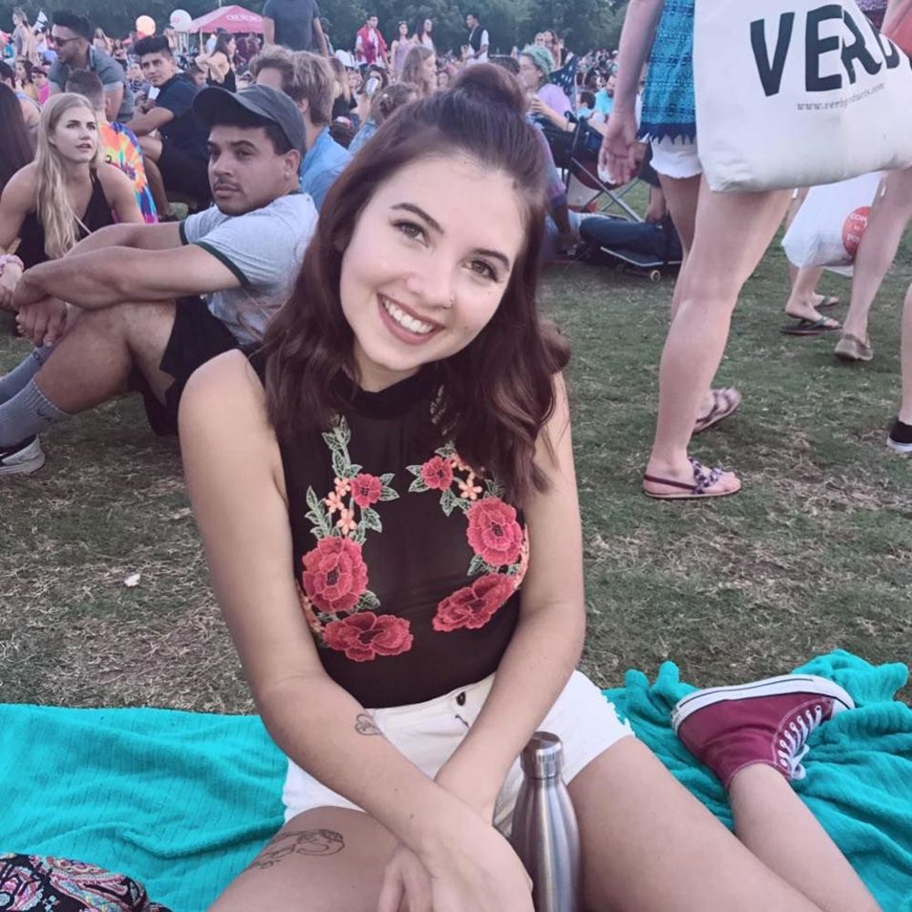 Meet your Posher, Desiree