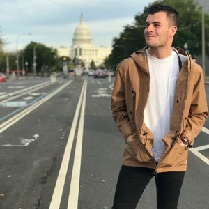 Meet your Posher, Conor