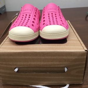 New Toddle size C7 pink Native shoes