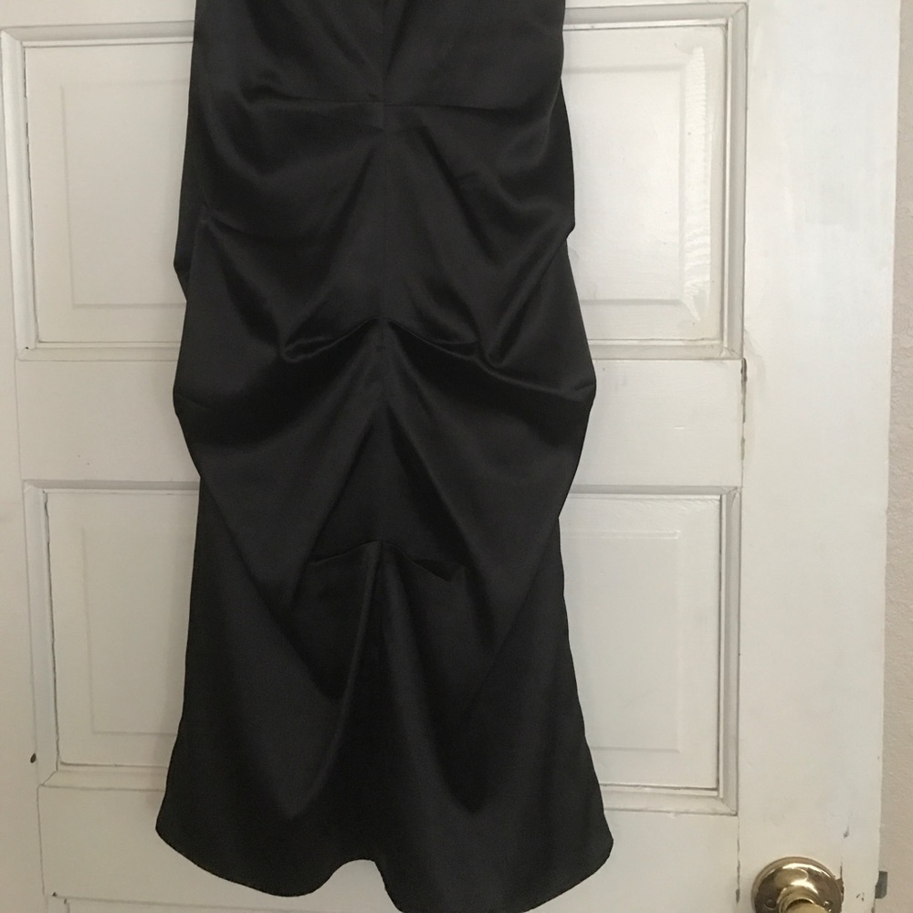 Dress - Picture 3 of 4