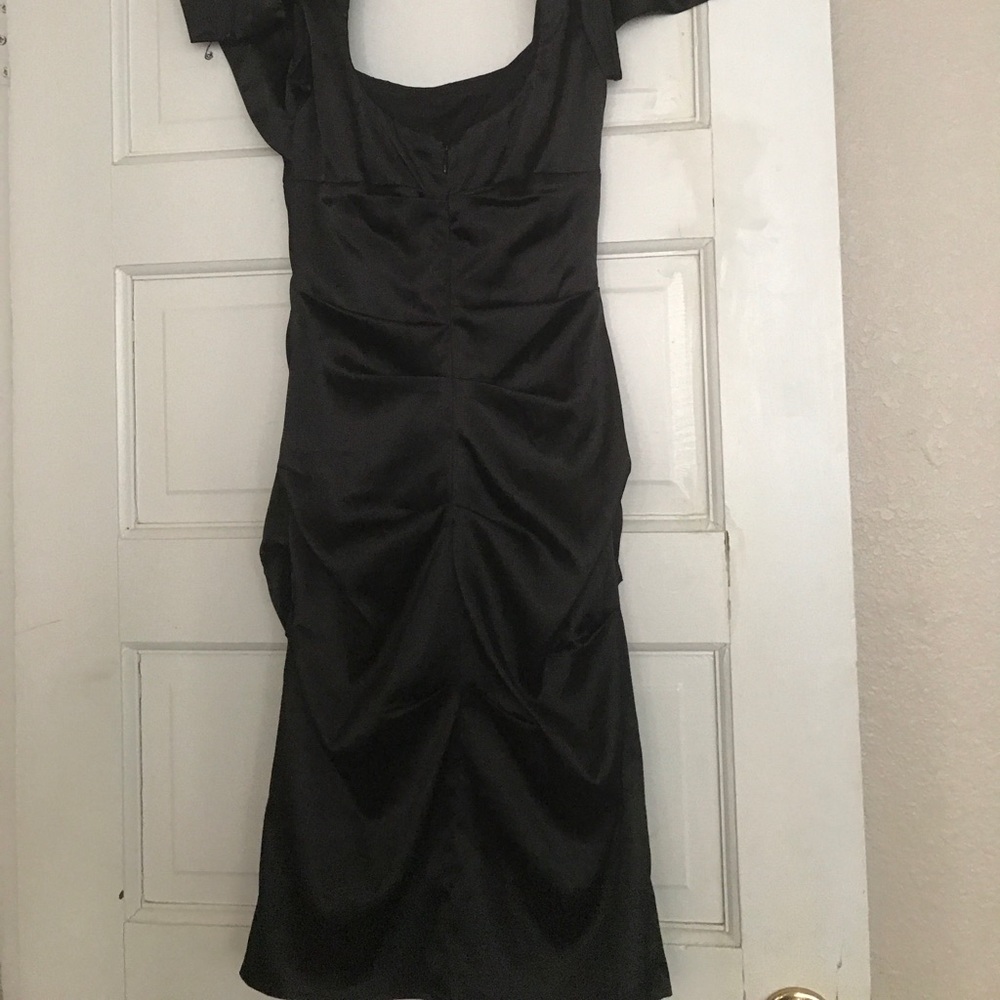 Dress - Picture 4 of 4