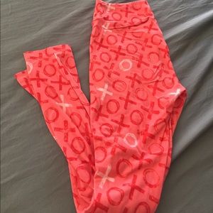 Lularoe OS Valentine leggings
