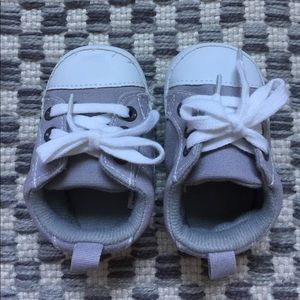 Luvable Friends Gray Sneakers Crib Shoes