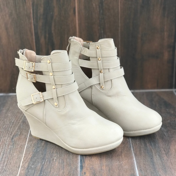 Chic Buckle Wedge Ankle Booties - Picture 3 of 6