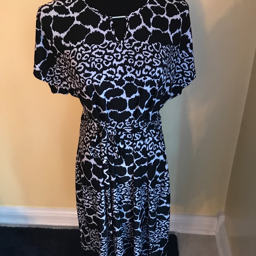Black and white patterned dress