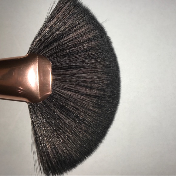 makeup brush - Picture 2 of 2