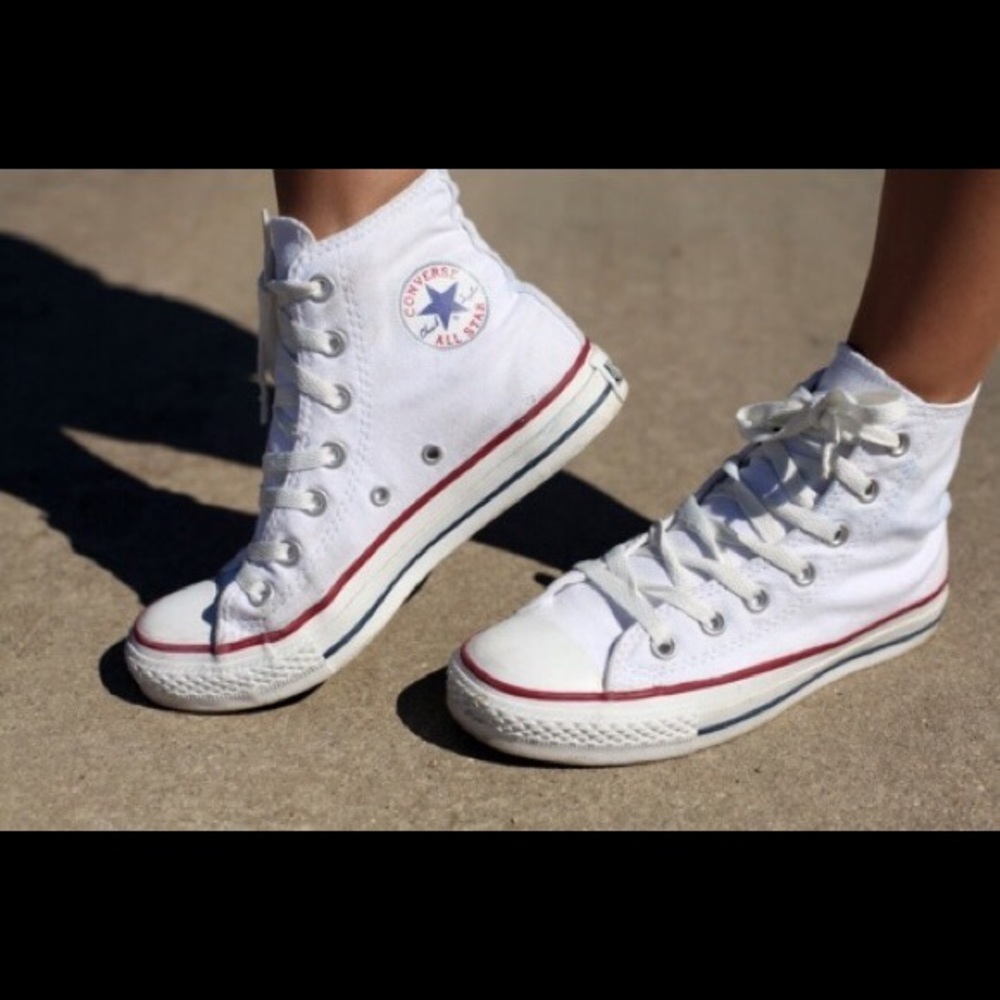 Women's size 6 classic white All Star Converse