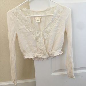 lace neckline crop too