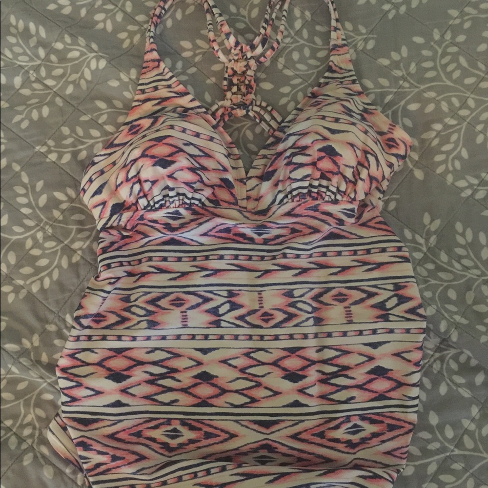 Liz Lange maternity tankini swim top