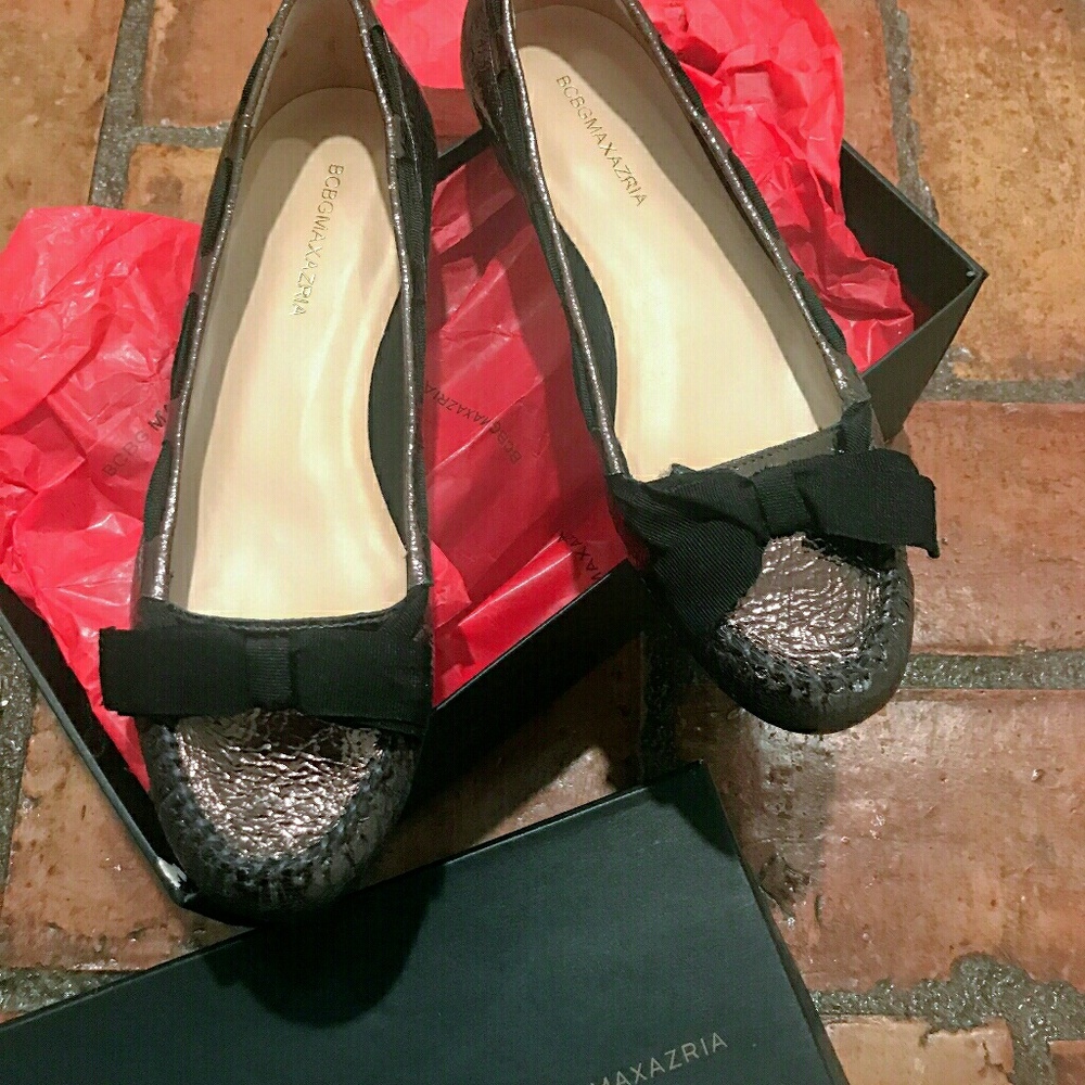 BCBG Maxazria silver flats with black bow