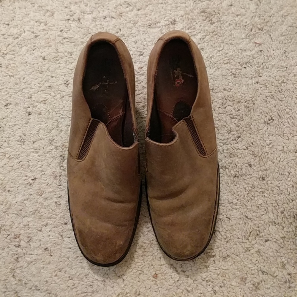 Born tan shoes