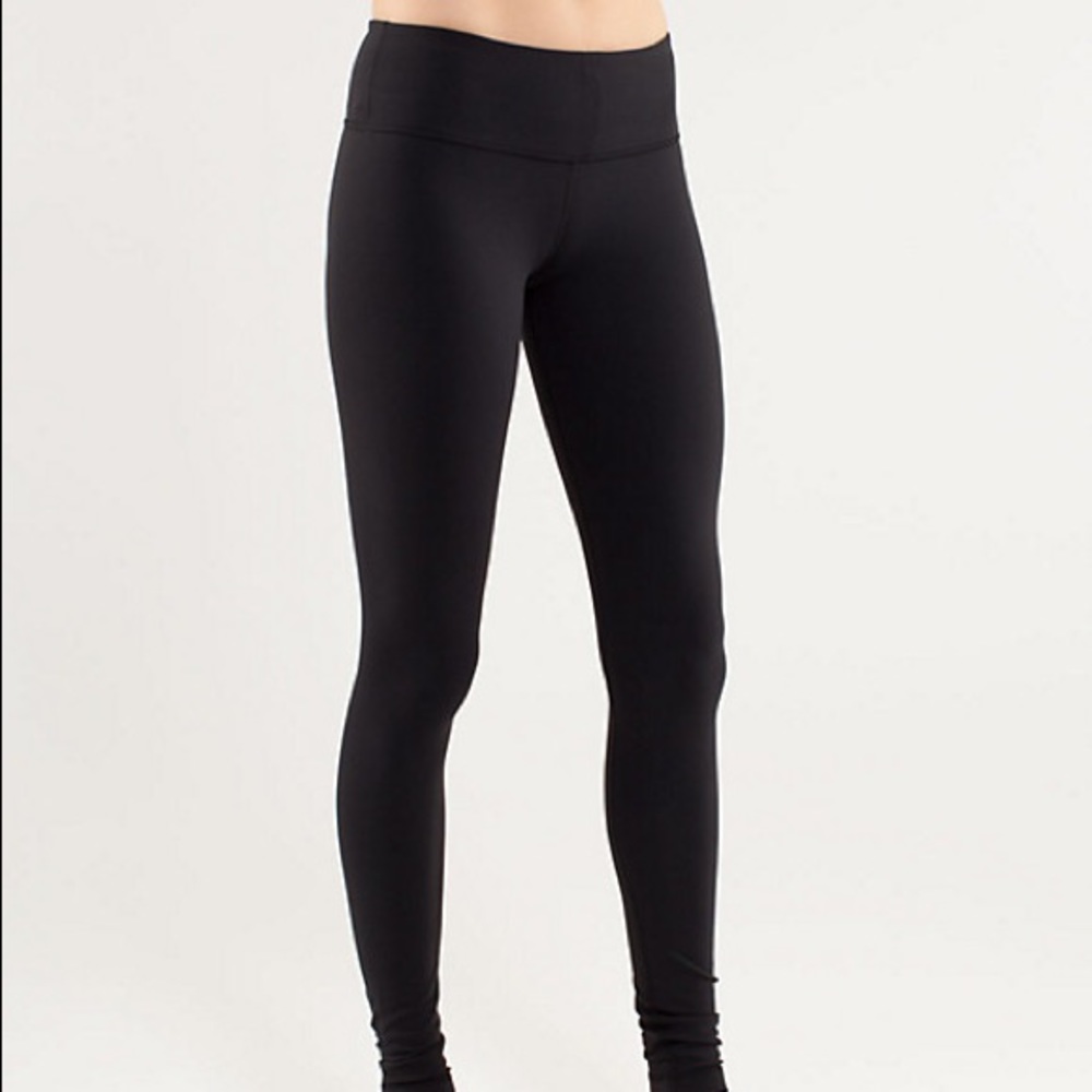 Lululemon Wunder Under - Colorful! size 6