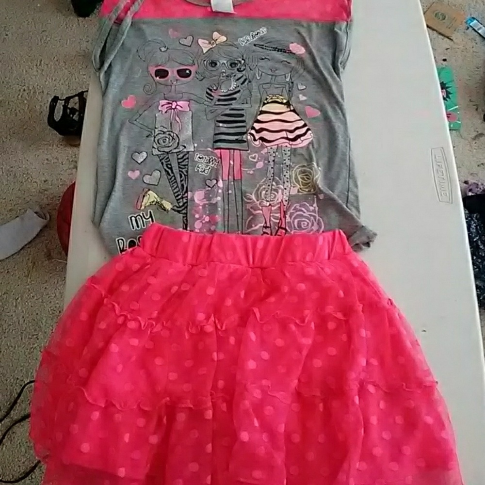 Hot pink matching set for girls size 7-8(medium)