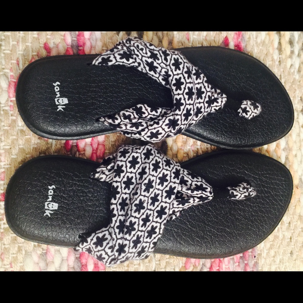 Sanuk yoga sling sandals