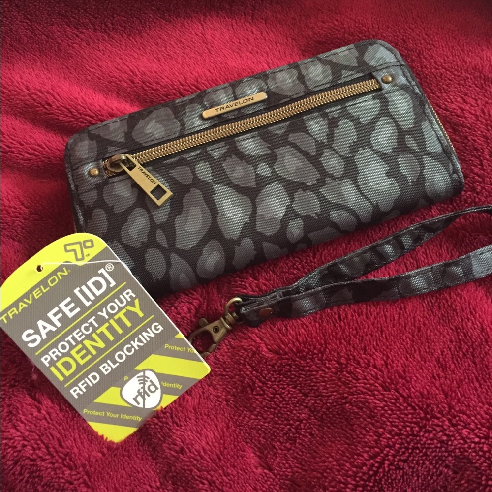 Travelon Safe ID RFID Blocking Wallet