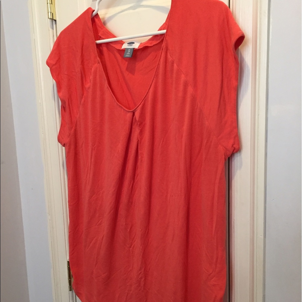 Flowy salmon top