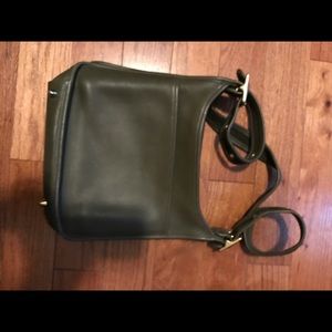 Sale!Vintage Olive green Coach leather unlined bag