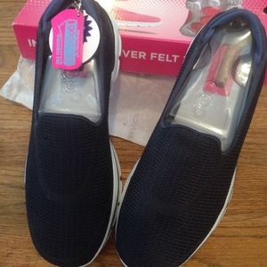 NWT Skechers GoWalk 3 Navy/White Size 8