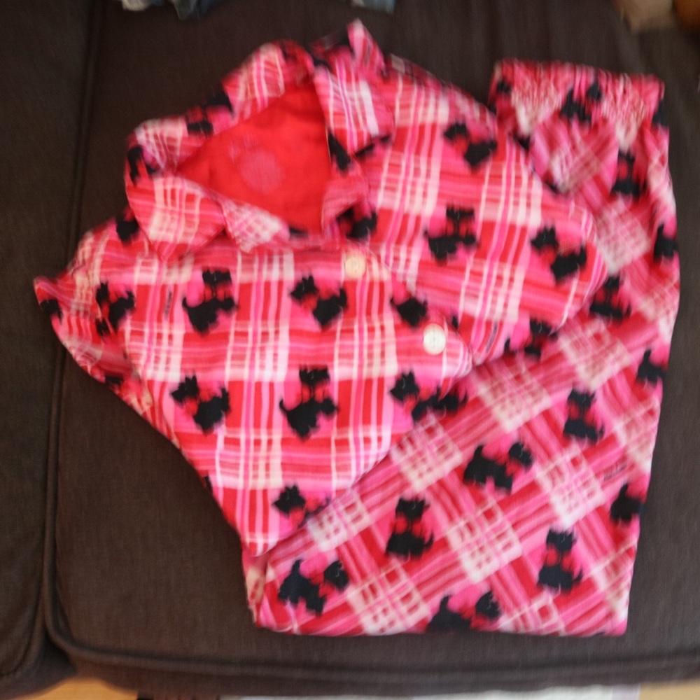 Kids pj's w/ cute puppies perfect for sleepover!