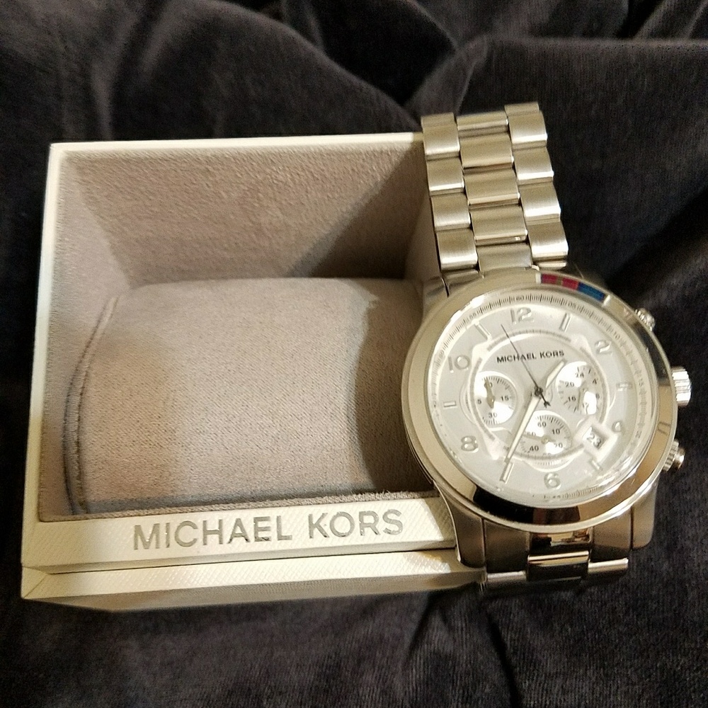 Michael Kors very large face watch NEW.WITH.TAGS..