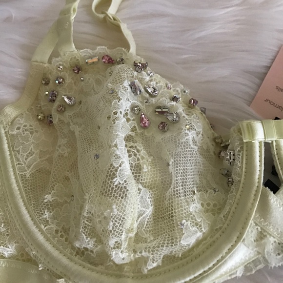 NWT Rare Victoria Secret Designer Collection Swarovski crystal bra 34C - Picture 4 of 4