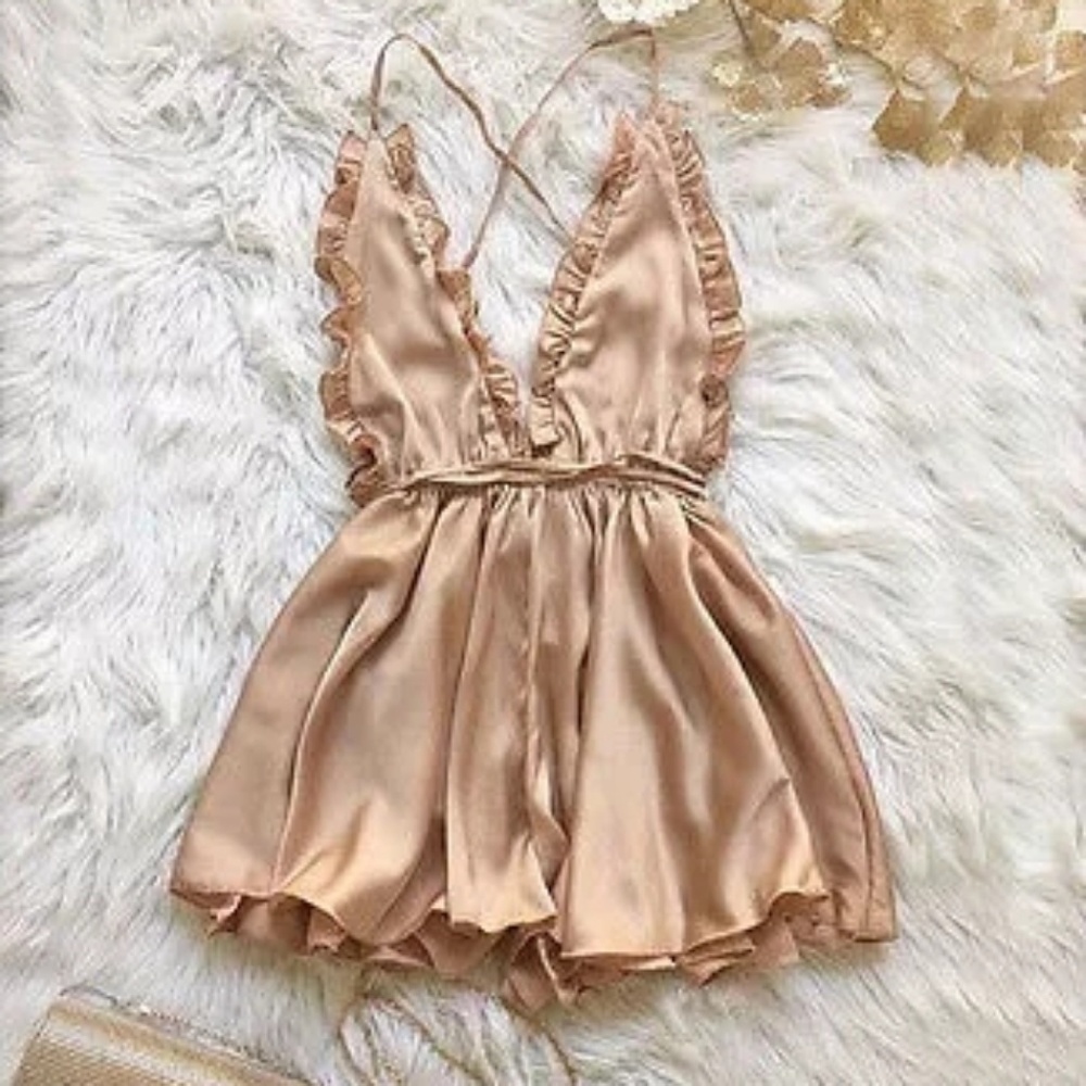 Silky, sexy, Champagne Romper