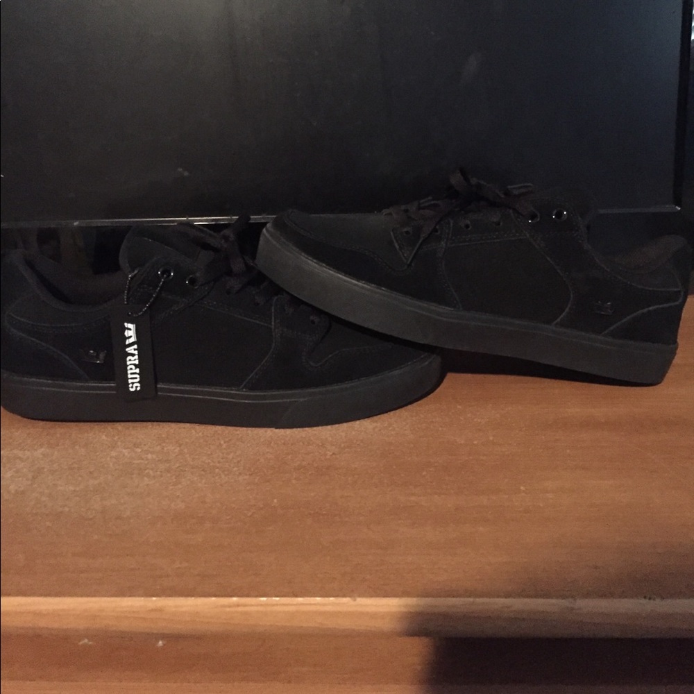 Black Supras.