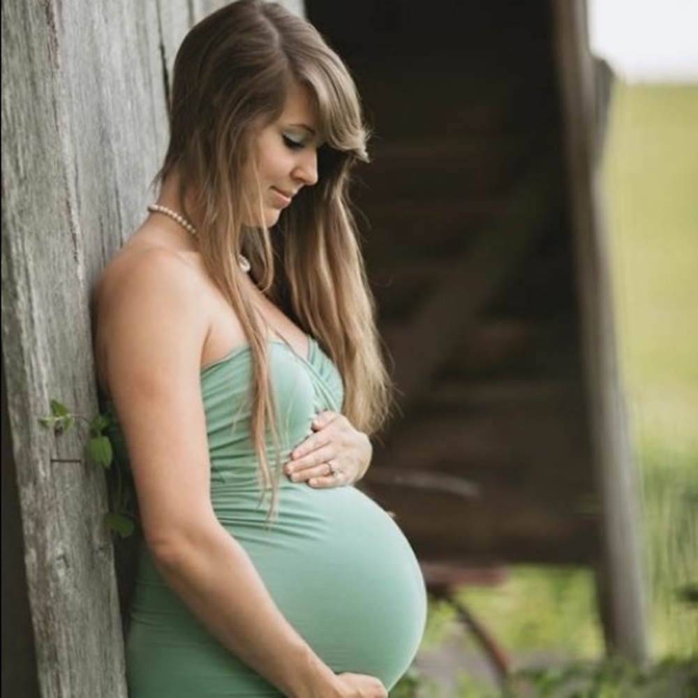 Sew Trendy Accessories maternity photo shoot gown
