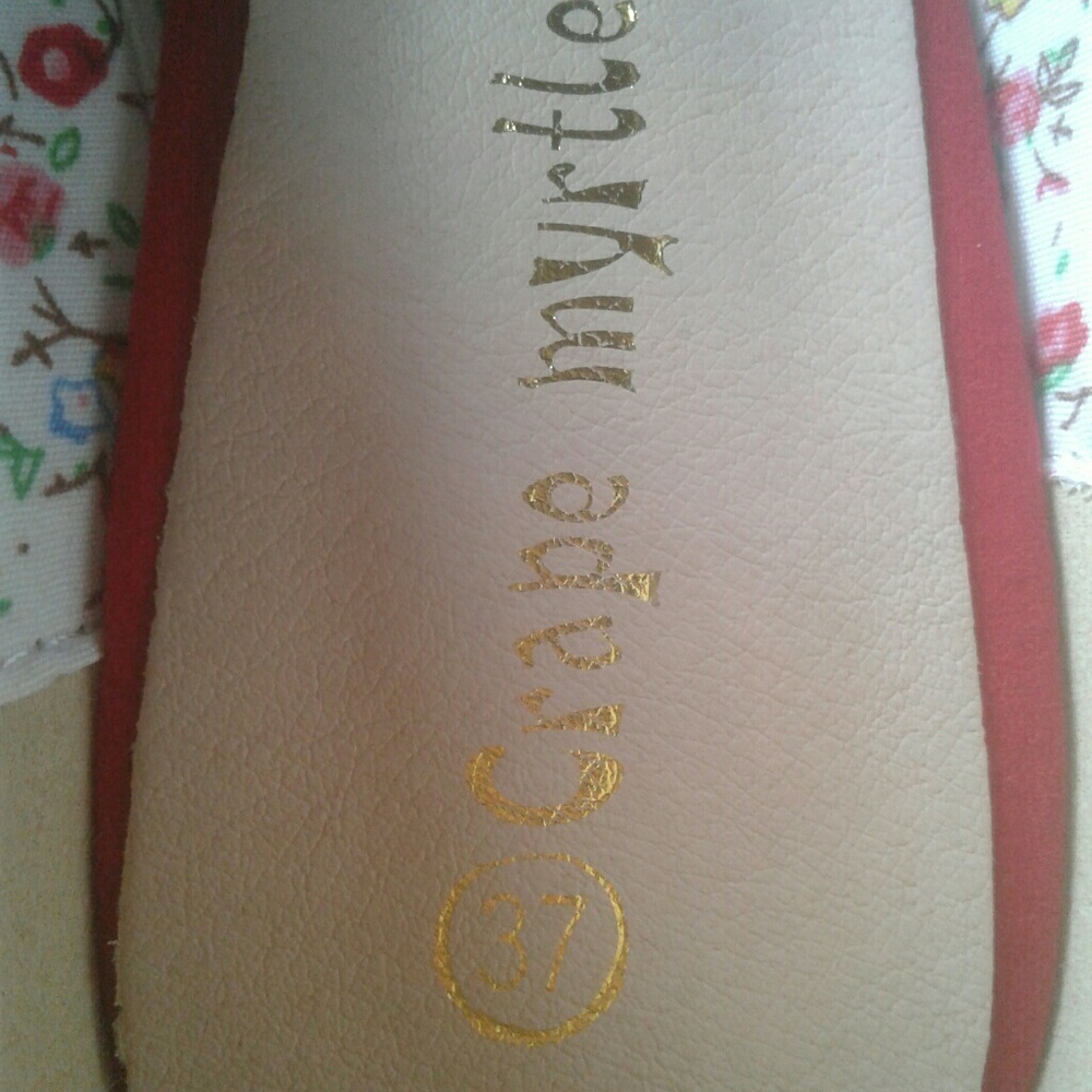 Red Wedges - Picture 3 of 3