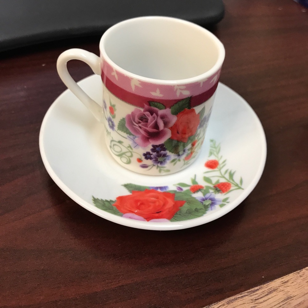 Cute floral  espresso type cups!!