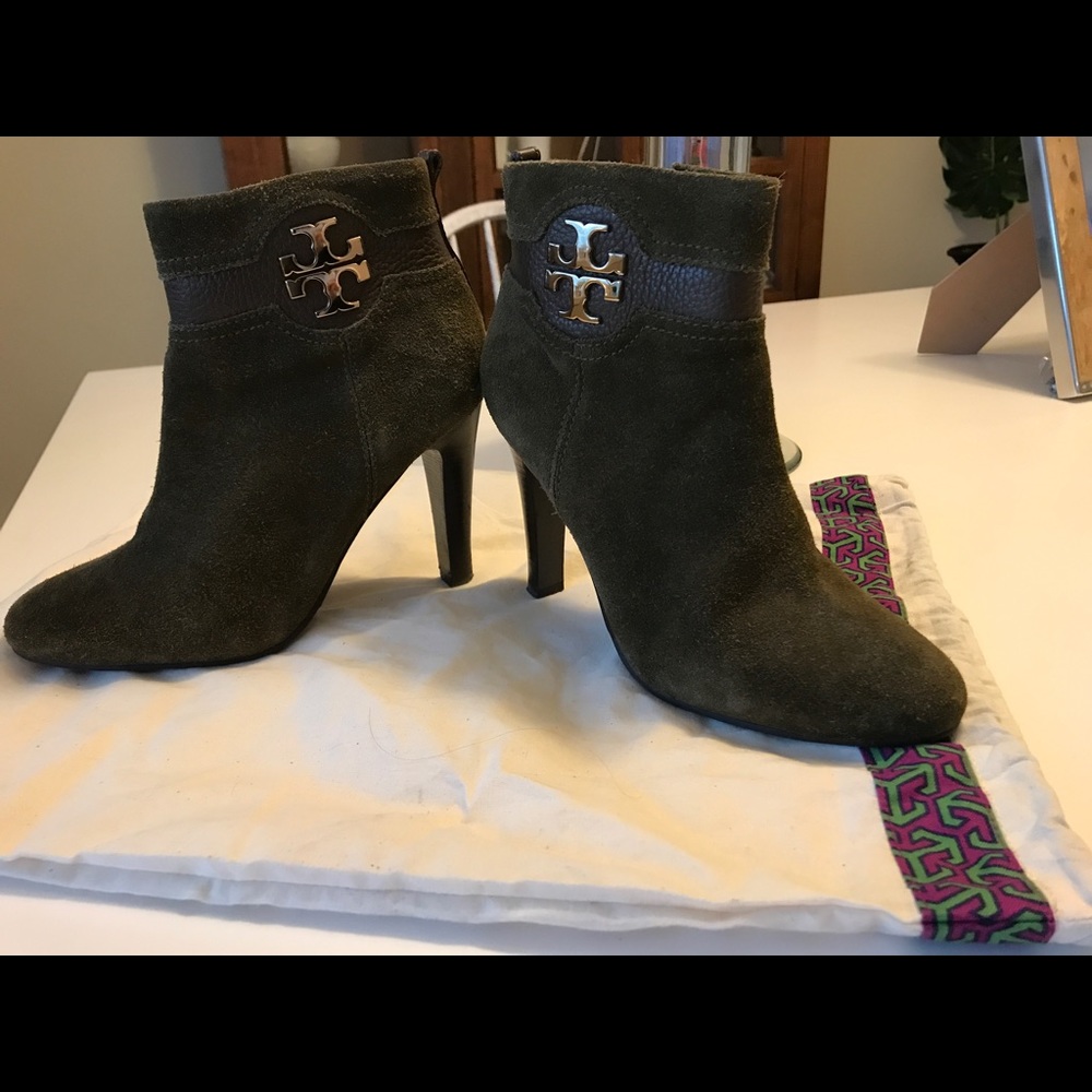 Tory burch olive green suede booties size 7.5