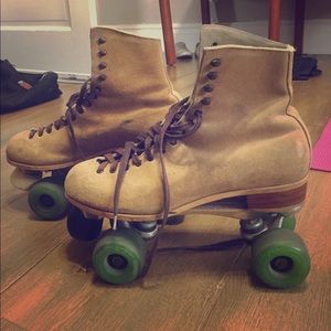 Suede Leather Roller Skates women's size :9