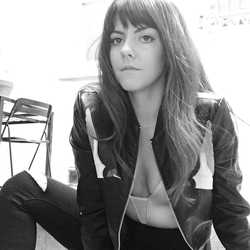 Meet your Posher, Crystal