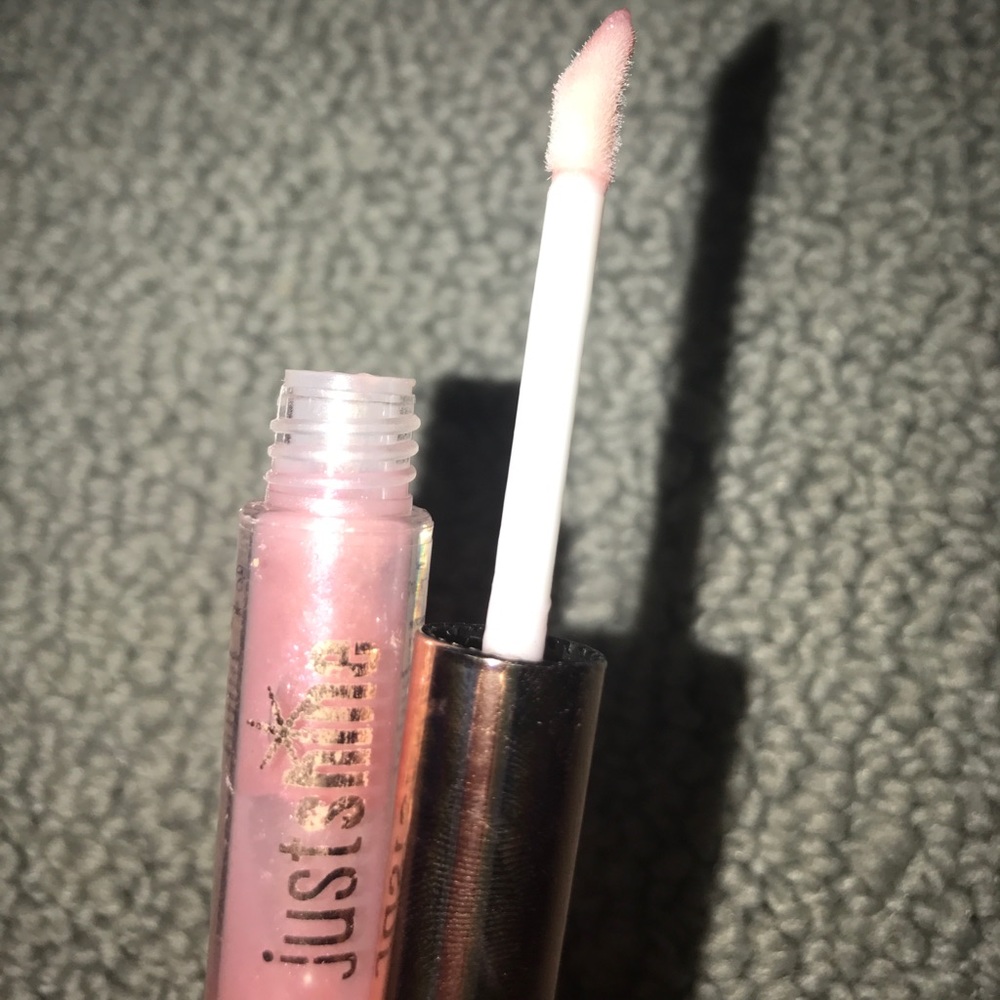 Lip gloss - Picture 2 of 3