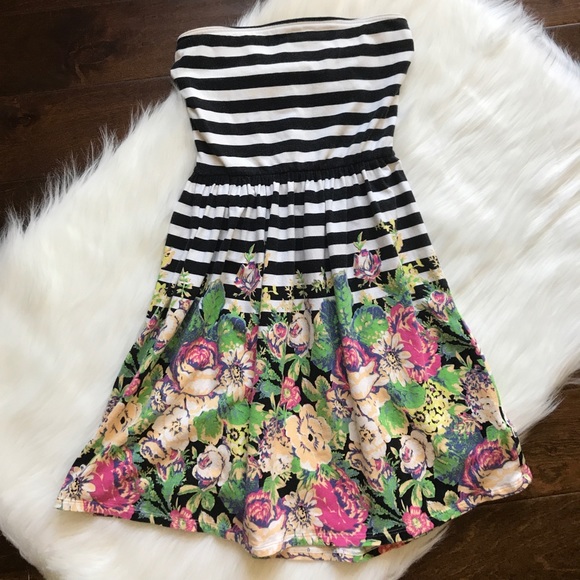 Urban Outfitters Dresses & Skirts - Kimchi Blue Stripe Cut-Out Dress
