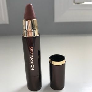 Hourglass Femme Nude